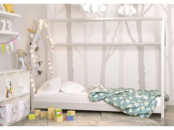 MIA białe dziecięce łóżko 80 x 180 w kształcie domku, naturalne drzewo sosnowe + stelaż
