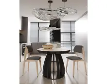 Elegancki zestaw: stół okrągły Ø 100 z podstawą i obrzeżem w kolorze czarnym i 2x krzesło tapicerowane  MARCO 63 NT