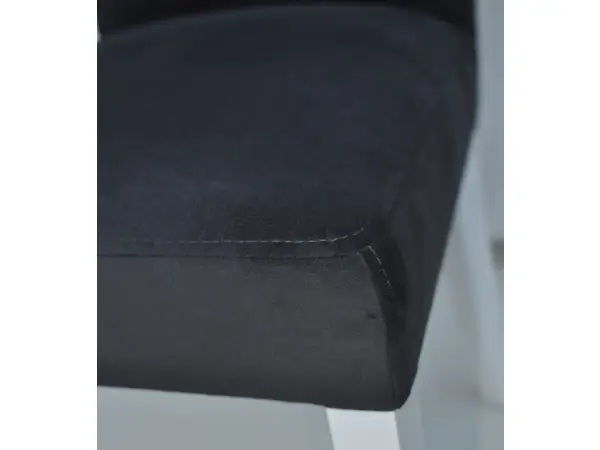 ROYAL 1  krzesło pikowane guzikami z wałkiem